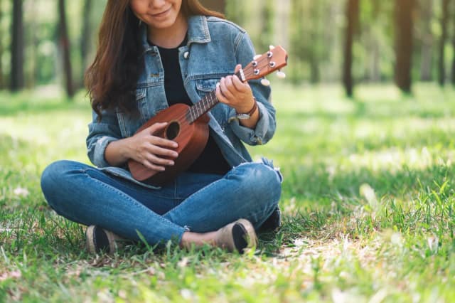 Mały instrument, wielka radość. Ukulele jako sposób na relaks i prostą twórczość Mały instrument, wielka radość. Ukulele jako sposób na relaks i prostą twórczość