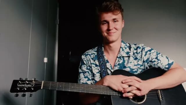 Zegarmistrz światła chwyty na gitarę – naucz się grać łatwo i szybko Zegarmistrz światła chwyty na gitarę – naucz się grać łatwo i szybko