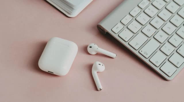 Jak połączyć się z AirPods - proste kroki do bezproblemowego łączenia Jak połączyć się z AirPods - proste kroki do bezproblemowego łączenia